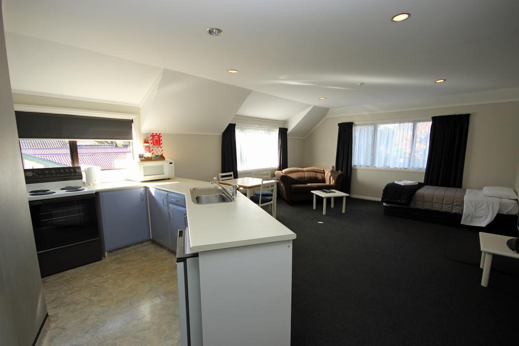 Champers Motor Inn Lower Hutt Buitenkant foto