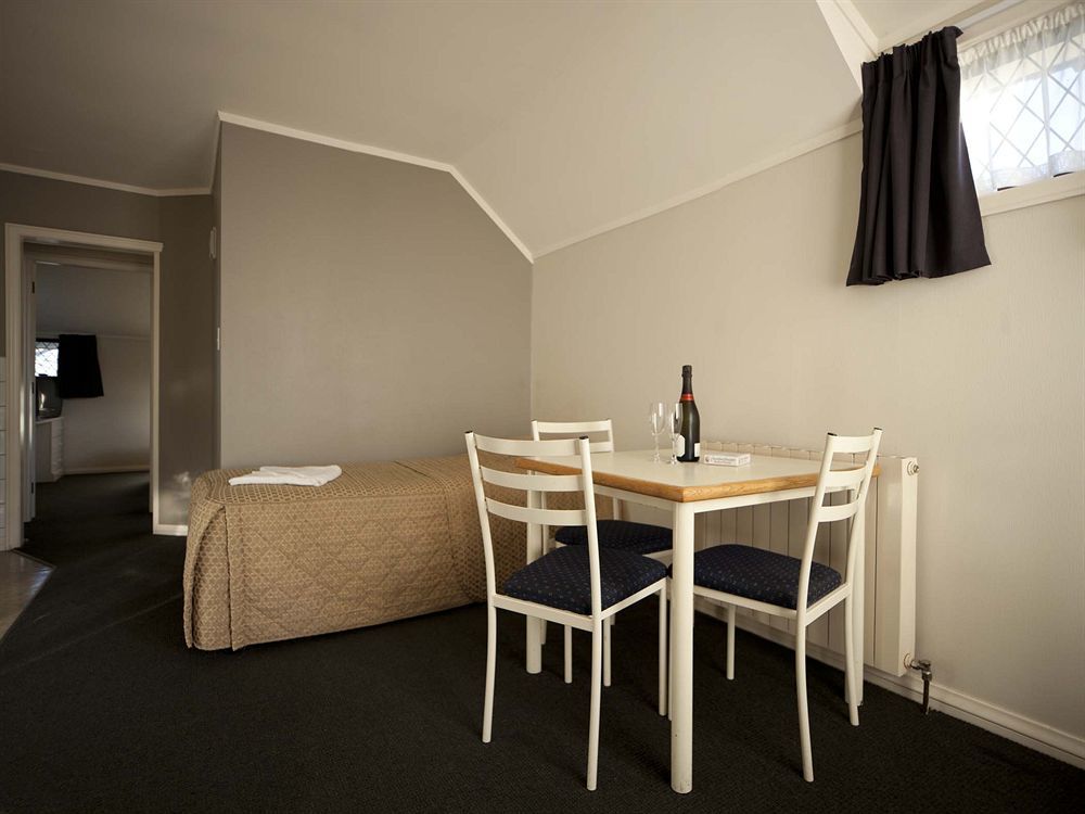 Champers Motor Inn Lower Hutt Buitenkant foto
