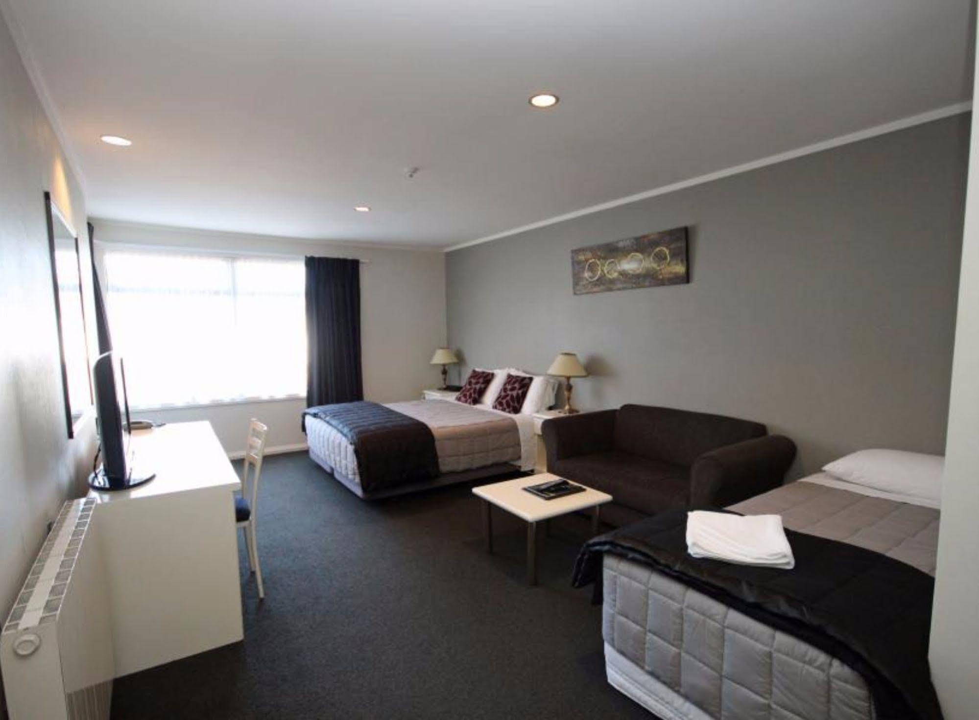 Champers Motor Inn Lower Hutt Buitenkant foto